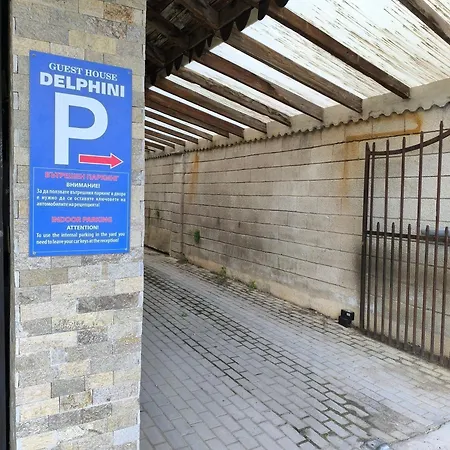 делфини Panzió *