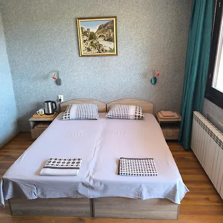 делфини Bed & Breakfast *