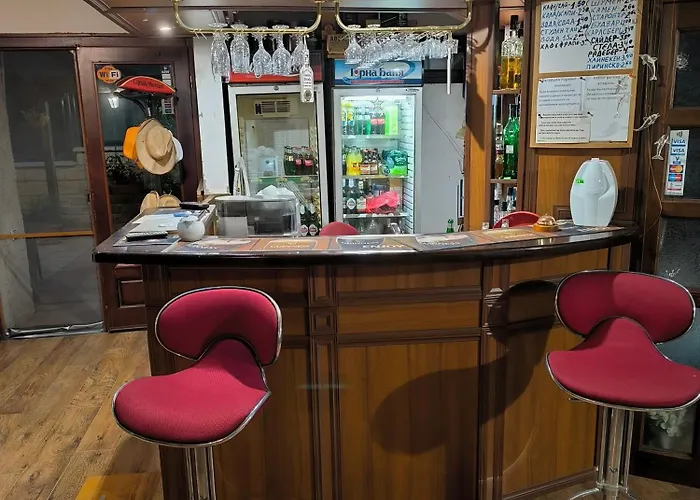 делфини Bed and breakfast