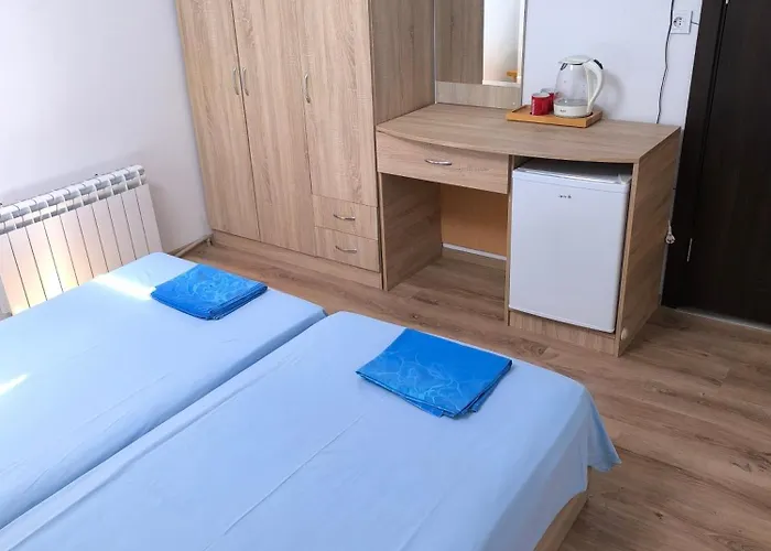 делфини Bed and breakfast *